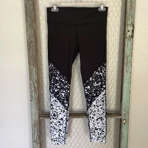 Fabletics Small Black & White Splash Leggings.